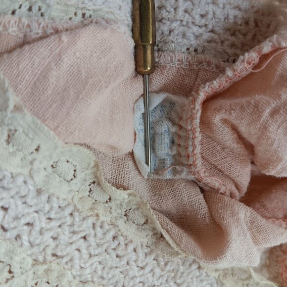 Girls 7 True Vintage Pink Peasant Blouse Lace Puff Sleeves Off-Shoulder Boho 70s - Picture 6 of 6